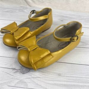Absolutely Adorable!  Joyfolie mustard Yellow Bow Shoes Size 9 Toddler Girl
